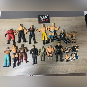 Vintage Lot (22) Wrestling Westlers WWE Figures & Acces Jakks Marvel 90's 2000's